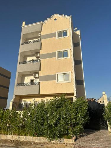 فيلا ايلا ترافيل