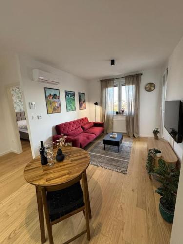 Lux GEM, 1BDR, free parking