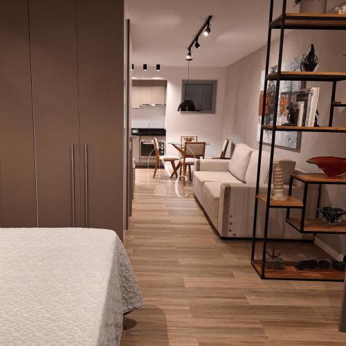 Ruang duduk di RioDowntown Hub by RNC Flats