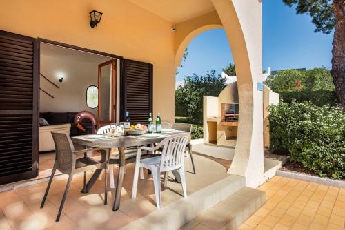 Exclusive Retreat in Vilamoura, private pool, off-street parking, Free AC wifi