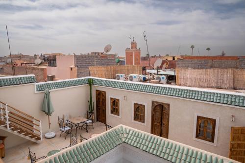 Un balcón o terraza en Riad Eden Dorient