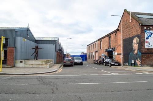 Liverpool Mersey View Stay with Free Parking photo 38
