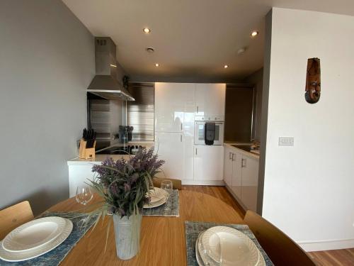 Liverpool Mersey View Stay with Free Parking photo 43