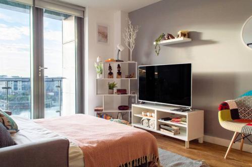Liverpool Mersey View Stay with Free Parking photo 15
