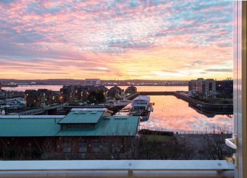 Liverpool Mersey View Stay with Free Parking photo 10