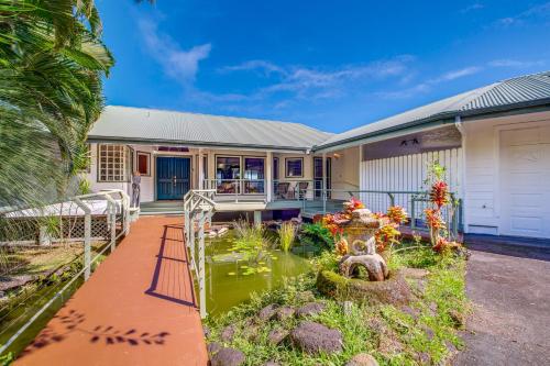 Zahrada ubytování Honomu Home with Screened Lanai and Ocean Views!