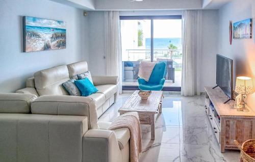 Posedenie v ubytovaní 2 Bedroom Cozy Apartment In Casares