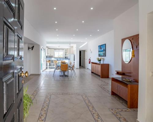 7 Club Atlantico - Wonderful five-bedroom villa