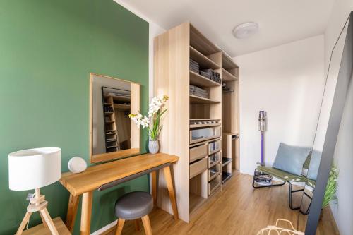 Gallery image of EDLER WOHNRAUM Panoramablick 3 SZ Boxspringbetten, E-Ladestation, Kaffeevollautomat, Klima, Lift, Terrasse & 2xTG in Graz