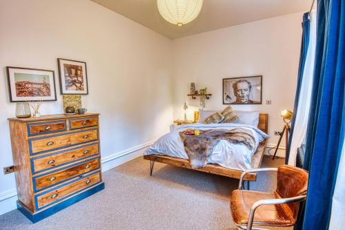 Ένα ή περισσότερα κρεβάτια σε δωμάτιο στο Dudley-Spacious Exec 1 bed - Long stay - Parking!