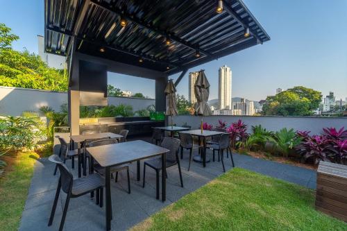 Taman di luar EDIFICIO UP - Loft próximo a Vila Germânica e FURB com vaga.