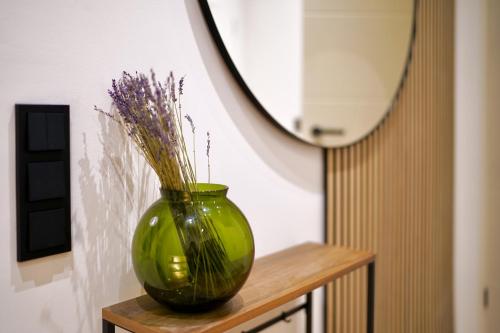 Φωτογραφία από το άλμπουμ του EDLER WOHNRAUM Luxuriöses Stadtstudio mit Balkon, Kaffeevollautomat & Klima σε Τσβικάου