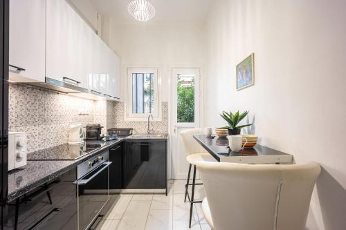 Urban 2-Bedroom near Metro