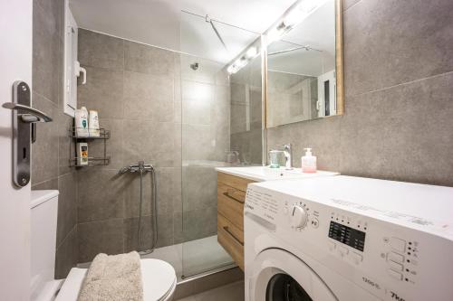 Urban 2-Bedroom near Metro