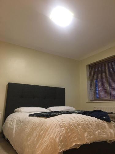 Ένα ή περισσότερα κρεβάτια σε δωμάτιο στο Fareham Heights 5BR, Lrg drive, Hot tub, Lux, modern and Comfy