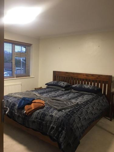 Ένα ή περισσότερα κρεβάτια σε δωμάτιο στο Fareham Heights 5BR, Lrg drive, Hot tub, Lux, modern and Comfy
