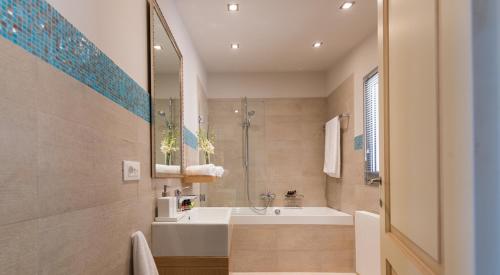 Koupelna v ubytování Elounda Luxury Villas