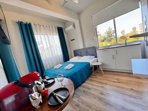 Smart Deluxe StudioN6 private Kitchenette Bathroom to Beach 200m Marina Port 900m