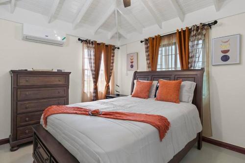Gallery image of Fully Air Conditioned Colbeck Manor - The Geenie Gates in Old Harbour