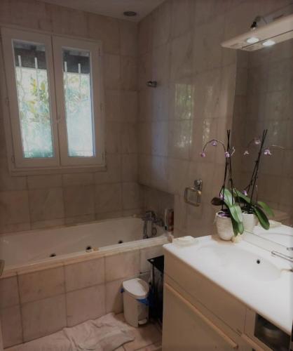 Photo de la galerie de l'établissement Refuge cosy à Villepinte, à Villepinte