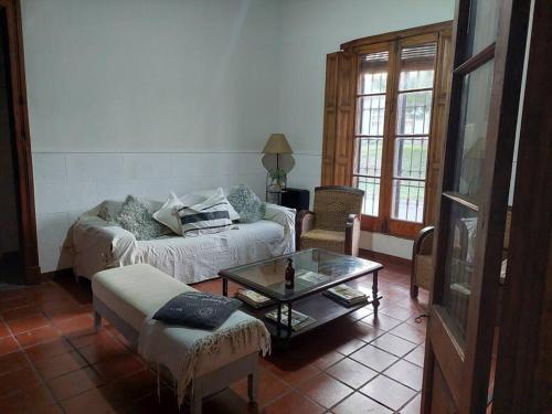 Χώρος καθιστικού στο Casona Los Lilios en Victoria Entre Rios