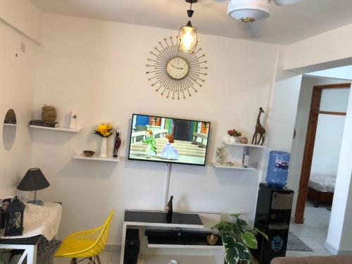 Μια τηλεόραση ή/και κέντρο ψυχαγωγίας στο Homely 2bedroom apartment