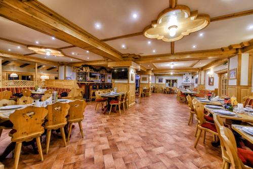 Restoran atau tempat lain untuk makan di Brandeberg Pension & Restaurant