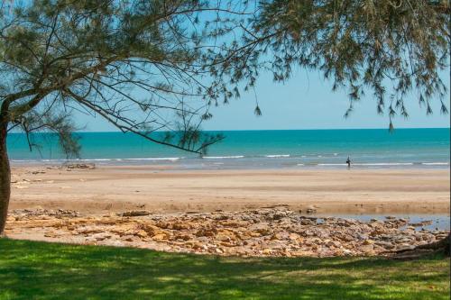 Gambar di galeri bagi Crocodile Retreat 2 Bed Apt Walk To Foreshore di Nightcliff