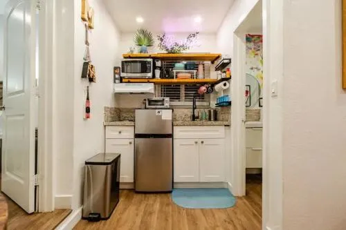 Stunning Little Havana Close to Airport, Calle Ocho, Brickell, Cruises,Wynwood and the Beaches - Free Parking photo 12