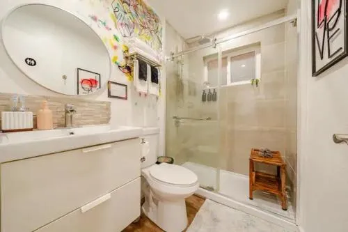 Stunning Little Havana Close to Airport, Calle Ocho, Brickell, Cruises,Wynwood and the Beaches - Free Parking photo 13