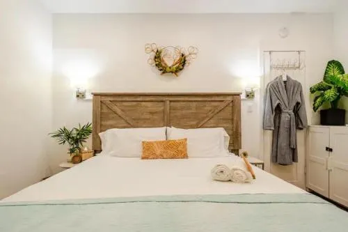 Stunning Little Havana Close to Airport, Calle Ocho, Brickell, Cruises,Wynwood and the Beaches - Free Parking photo 16