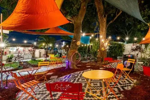 Stunning Little Havana Close to Airport, Calle Ocho, Brickell, Cruises,Wynwood and the Beaches - Free Parking photo 17