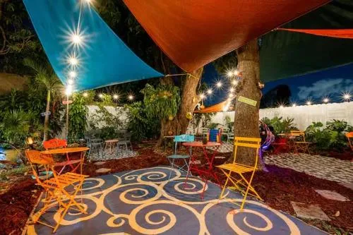 Stunning Little Havana Close to Airport, Calle Ocho, Brickell, Cruises,Wynwood and the Beaches - Free Parking photo 21