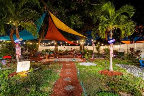 Stunning Little Havana Close to Airport, Calle Ocho, Brickell, Cruises,Wynwood and the Beaches - Free Parking photo 19