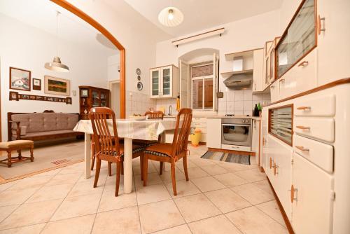 Seaside holiday house Trogir - 23608
