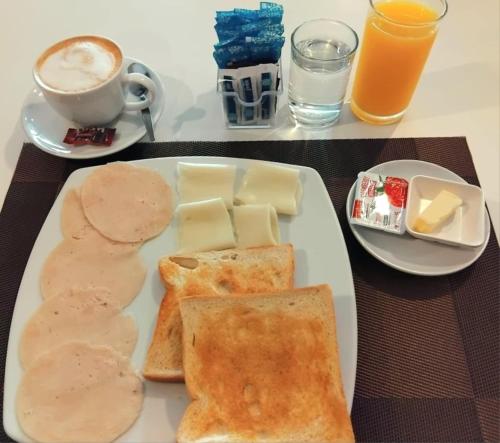 Jídlo v hotelu nebo okolí