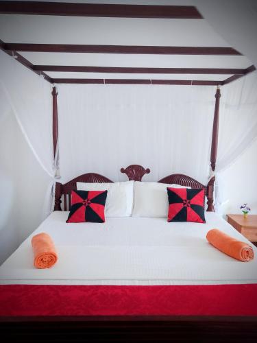 Una cama o camas en una habitación de Near Beach Rest
