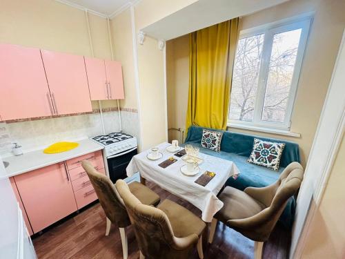 Dapur atau dapur kecil di Золотой Квадрат на проспекте Достык