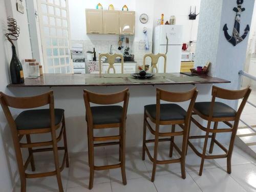 Dapur atau dapur kecil di Casa com piscina de borda infinita e hidromassagem com vista