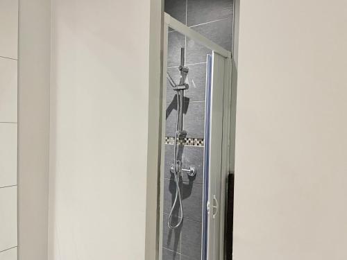 Ένα μπάνιο στο Charming Studio Paris la Défense