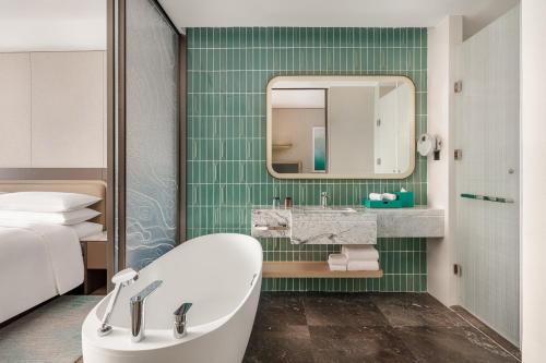 Ένα μπάνιο στο Lishui Marriott Hotel
