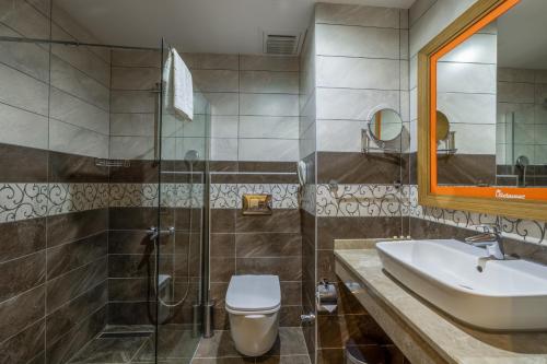 Ένα μπάνιο στο Club Hotel Belpınar-Beldibi-Kemer