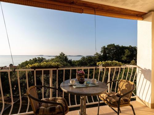 Apartments Belenum - Double Room with Balcony and Sea View no 2
