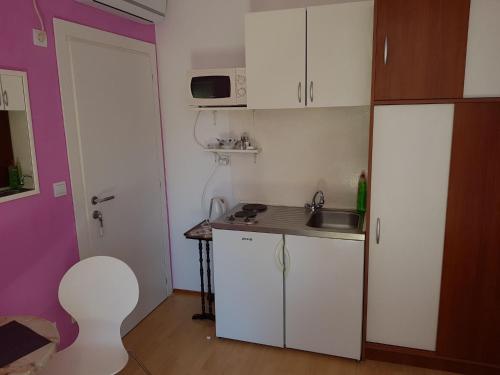Guest House Avdic - Studio Apartment with Balcony
