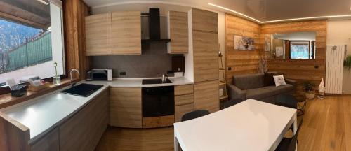 Kuchyň nebo kuchyňský kout v ubytování Residenze Vezza - Il Larice -