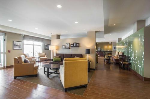 Ruang duduk di Sleep Inn Regina East