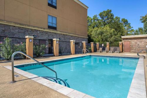 Comfort Suites Old Town Spring Image