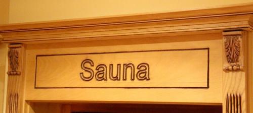 a sign that says senna on a wall at Appartement Landhaus Jehle in Flirsch