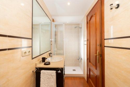 Koupelna v ubytování Casa de la Albolafia