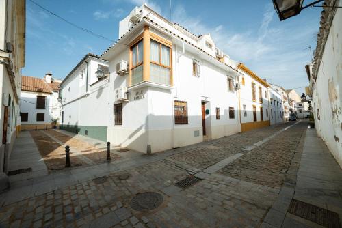Casa de la Albolafia & Small parking